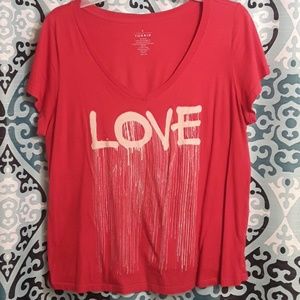 V-neck graffic t-shirt